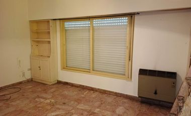 CASA 3 ABMIENTES CON COCHERA Y FONDO