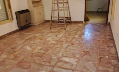 CASA 3 ABMIENTES CON COCHERA Y FONDO