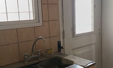 Dúplex a 2 cuadras de la estación y transporte - ¡Imperdible