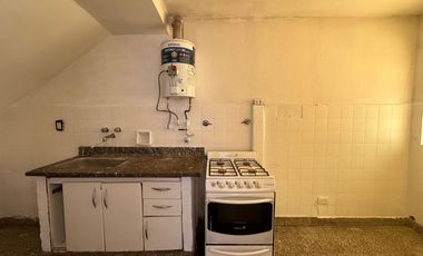 DUPLEX EN  VENTA  DE 4 AMBIENTES -BARRIO CARTERO