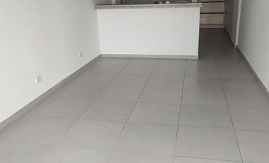 MONOAMBIENTE - CONTRAFRENTE - AMPLIO LUMINOSO CON COCHERA