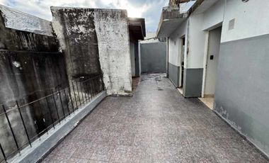 PH 3 AMBIENTES EN EL CENTRO DE MORÓN EN VENTA