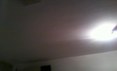 Chalet en ALQUILER de un dormitorio a 5 cuadras de estación Glew, sobrecalle de tierra.-