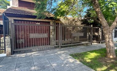 VENTA DE CASA UATRO AMB.