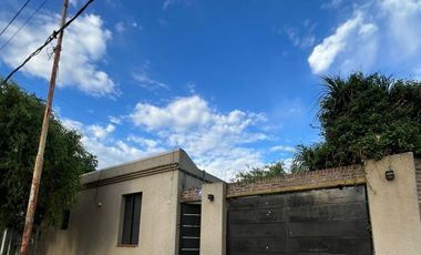 Casa en alquiler en Aldo Bonzi