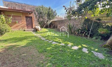 VENTA CHALET 5 AMBIENTES DE CATEGORIA EN EL PALOMAR.