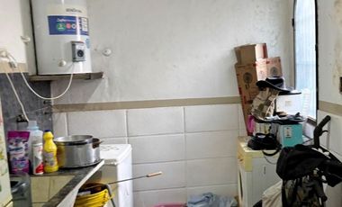 OPORTUNIDAD. PH COMPUESTO POR DOS DEPARTAMENTOS DE 2 AMBIENTES CADA UNO- ISIDRO CASANOVA