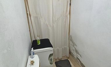 OPORTUNIDAD. PH COMPUESTO POR DOS DEPARTAMENTOS DE 2 AMBIENTES CADA UNO- ISIDRO CASANOVA