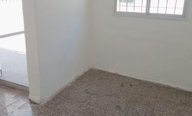 A504 San Justo Alquiler economico PH - Departamento 2 ambientes Sin expensas