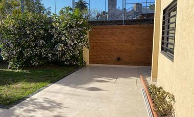 CASA DE 3 AMBIENTES EN VENTA - MORON NORTE