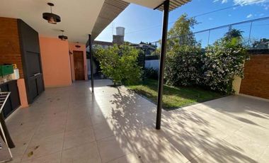 CASA DE 3 AMBIENTES EN VENTA - MORON NORTE