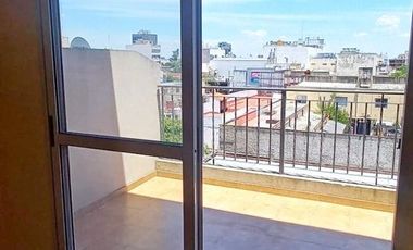 HERMOSO DEPARTAMENTO DE 2 AMPLIOS AMBIENTES EN DÚPLEX - SAN JUSTO CENTRO
