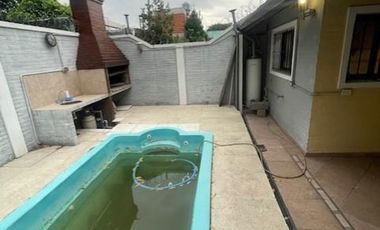 Casa de 5 Ambientes y Pileta.