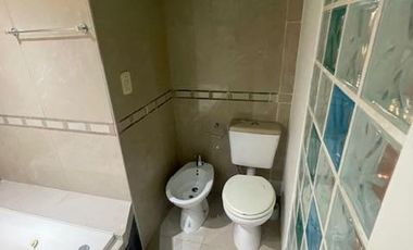 Casa de 5 Ambientes y Pileta.