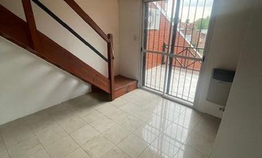 Casa de 5 Ambientes y Pileta.