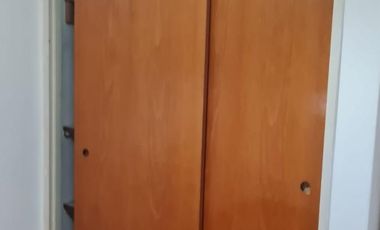 CHALET DE 3 AMBIENTES  CON GARAGE CUBIERTO PARA 3 AUTOS Y FONDO LIBRECON PARRILLA