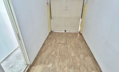 Excelente PH de 3 ambientes con cochera. Morón centro