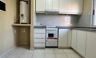ALQUILER - PH 3 AMBIENTES CON PATIO Y COCHERA - A ESTRENAR - SIN EXPENSAS