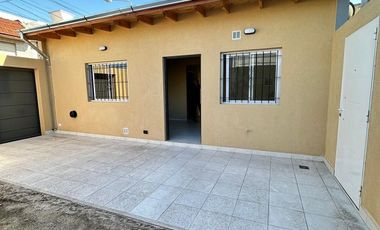 ALQUILER - PH 3 AMBIENTES CON PATIO Y COCHERA - A ESTRENAR - SIN EXPENSAS