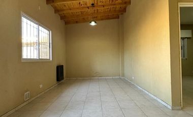 ALQUILER - PH 3 AMBIENTES CON PATIO Y COCHERA - A ESTRENAR - SIN EXPENSAS