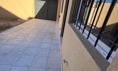 ALQUILER - PH 3 AMBIENTES CON PATIO Y COCHERA - A ESTRENAR - SIN EXPENSAS