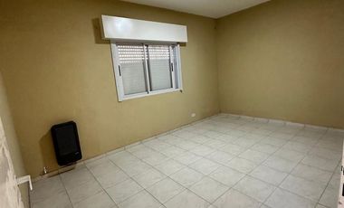 ALQUILER - PH 3 AMBIENTES CON PATIO Y COCHERA - A ESTRENAR - SIN EXPENSAS