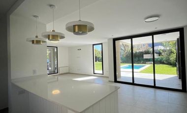 CASA EN VENTA EN FINCAS DE HUDSON