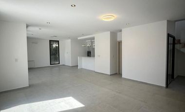 CASA EN VENTA EN FINCAS DE HUDSON