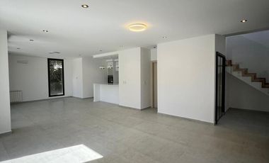 CASA EN VENTA EN FINCAS DE HUDSON