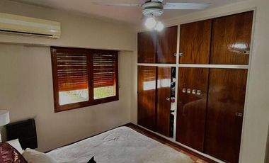 Casa en Lote Propio de 10 X 42 con Piscina y Quincho