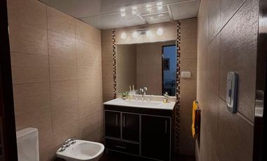 Casa en Lote Propio de 10 X 42 con Piscina y Quincho