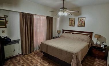 Casa en Lote Propio de 10 X 42 con Piscina y Quincho