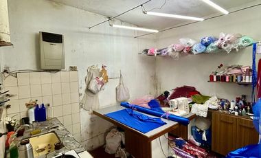 Excelente PH a refaccionar con buen potencial de 3 ambientes. Morón