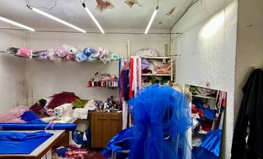 Excelente PH a refaccionar con buen potencial de 3 ambientes. Morón