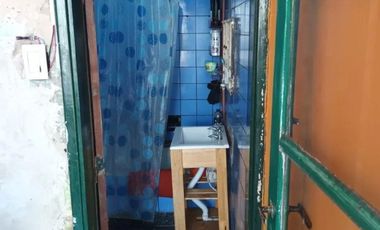 VENTA CASA A RECICLAR.  VALOR LOTE 10 X 39. LANUS