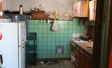 VENTA CASA A RECICLAR.  VALOR LOTE 10 X 39. LANUS