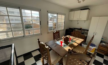 Chalet en Venta a Pasos de Las Lomitas - ¡Ubicación Inmejorable