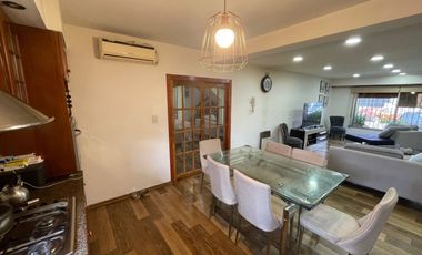 Chalet en Venta a Pasos de Las Lomitas - ¡Ubicación Inmejorable