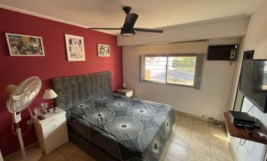 Chalet en Venta a Pasos de Las Lomitas - ¡Ubicación Inmejorable