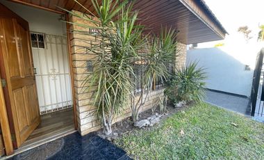 Chalet en Venta a Pasos de Las Lomitas - ¡Ubicación Inmejorable