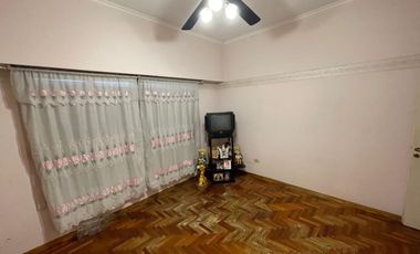 VENTA CASA MULTIFAMILIAR. LA TABLADA