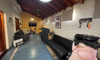 VENTA CASA MULTIFAMILIAR. LA TABLADA