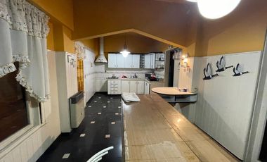 VENTA CASA MULTIFAMILIAR. LA TABLADA