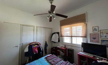 Muy bella casa en esquina en Rivadavia 1200, Temperley