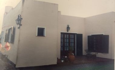 Amplia vivienda muy bien ubicada