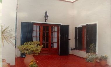 Amplia vivienda muy bien ubicada