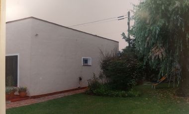Amplia vivienda muy bien ubicada