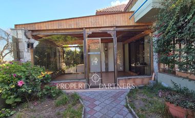 Gran casa de dos niveles en calle cerrada con linda vista despejada a Coquimbo