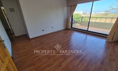 Gran casa de dos niveles en calle cerrada con linda vista despejada a Coquimbo