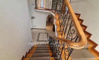 Gran casa de dos niveles en calle cerrada con linda vista despejada a Coquimbo